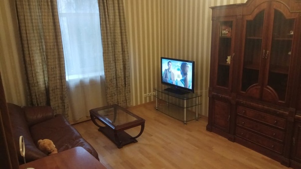 Комната для девушек у м. Динамо<br>Комната свободна, уже можно заезжать.<br>Цена: 28.000р/мес, залог разбивается (возможна аренда места в комнате за 15.000р/мес).<br>Адрес: 1-й Боткинский пр-д, 2/6 (10 минут пешком от м. Динамо и м. Беговая).<br>В двух других комнатах проживают 2 интеллигентных творческих девушки.<br>Дорогой евроремонт, сталинский дом с высокими потолками, окна пластиковые.<br>Есть все для комфортного проживания (даже тёплый пол, кондиционер и посудомоечная машина).<br>Из мебели в комнате раскладной диван, шкаф, комод, стол, телевизор.<br>По всем вопросам в любое время пишите/звоните +7(906)755-28-27<br><br> - фото Фото: Комната для девушек у м. Динамо<br>Комната свободна, уже можно заезжать.<br>Цена: 28.000р/мес, залог разбивается (возможна аренда места в комнате за 15.000р/мес).<br>Адрес: 1-й Боткинский пр-д, 2/6 (10 минут пешком от м. Динамо и м. Беговая).<br>В двух других комнатах проживают 2 интеллигентных творческих девушки.<br>Дорогой евроремонт, сталинский дом с высокими потолками, окна пластиковые.<br>Есть все для комфортного проживания (даже тёплый пол, кондиционер и посудомоечная машина).<br>Из мебели в комнате раскладной диван, шкаф, комод, стол, телевизор.<br>По всем вопросам в любое время пишите/звоните +7(906)755-28-27<br><br>